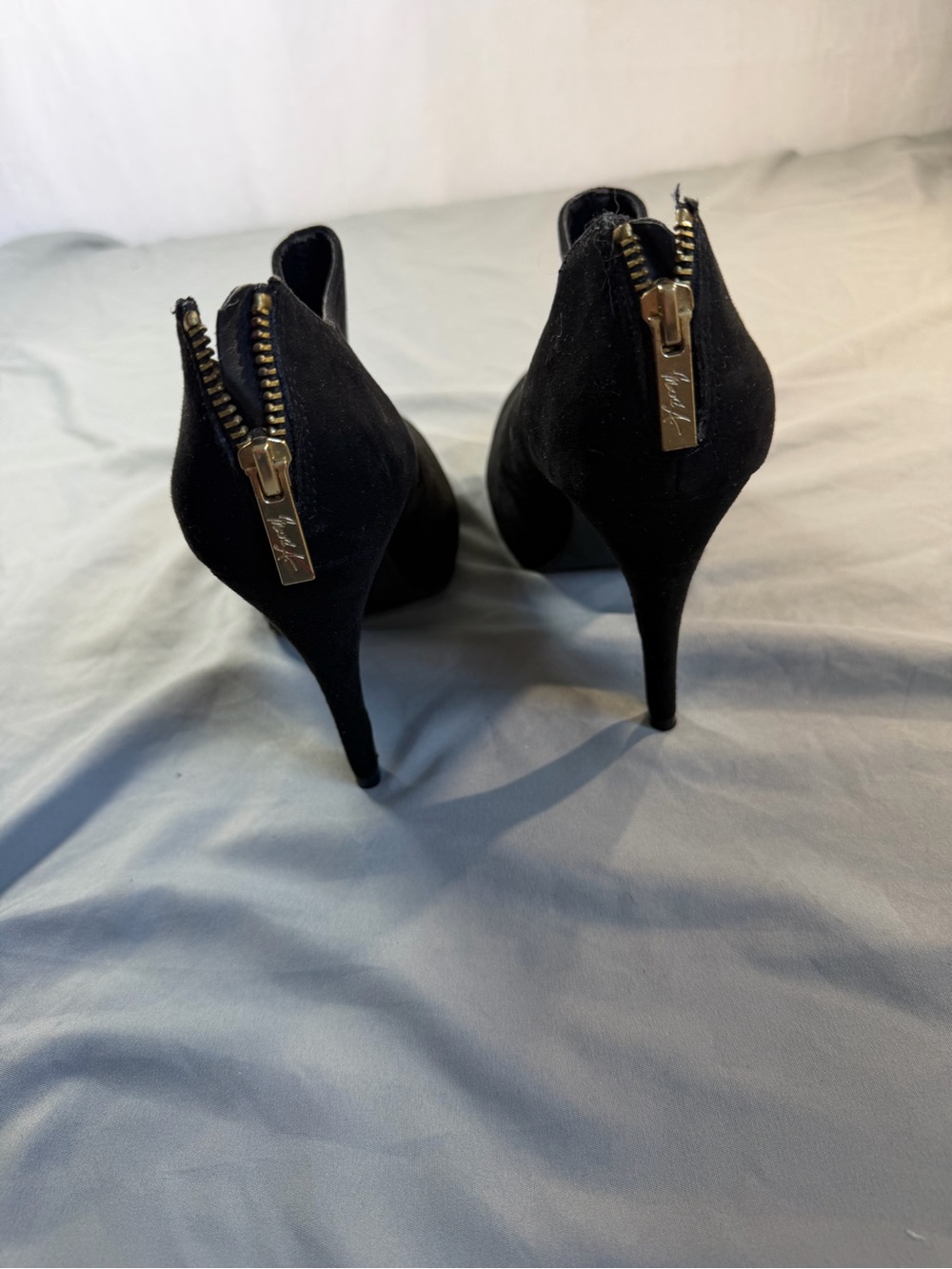 Mari A black suede like stiletto high heels gold zippers women's size 7 - Picture 5 of 7